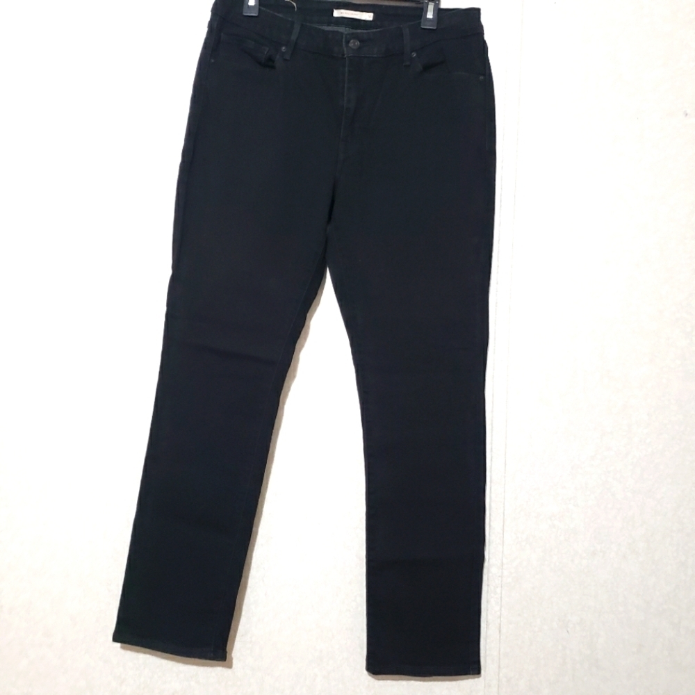 LEVI"S....Women's Black Jeans....SIZE:16